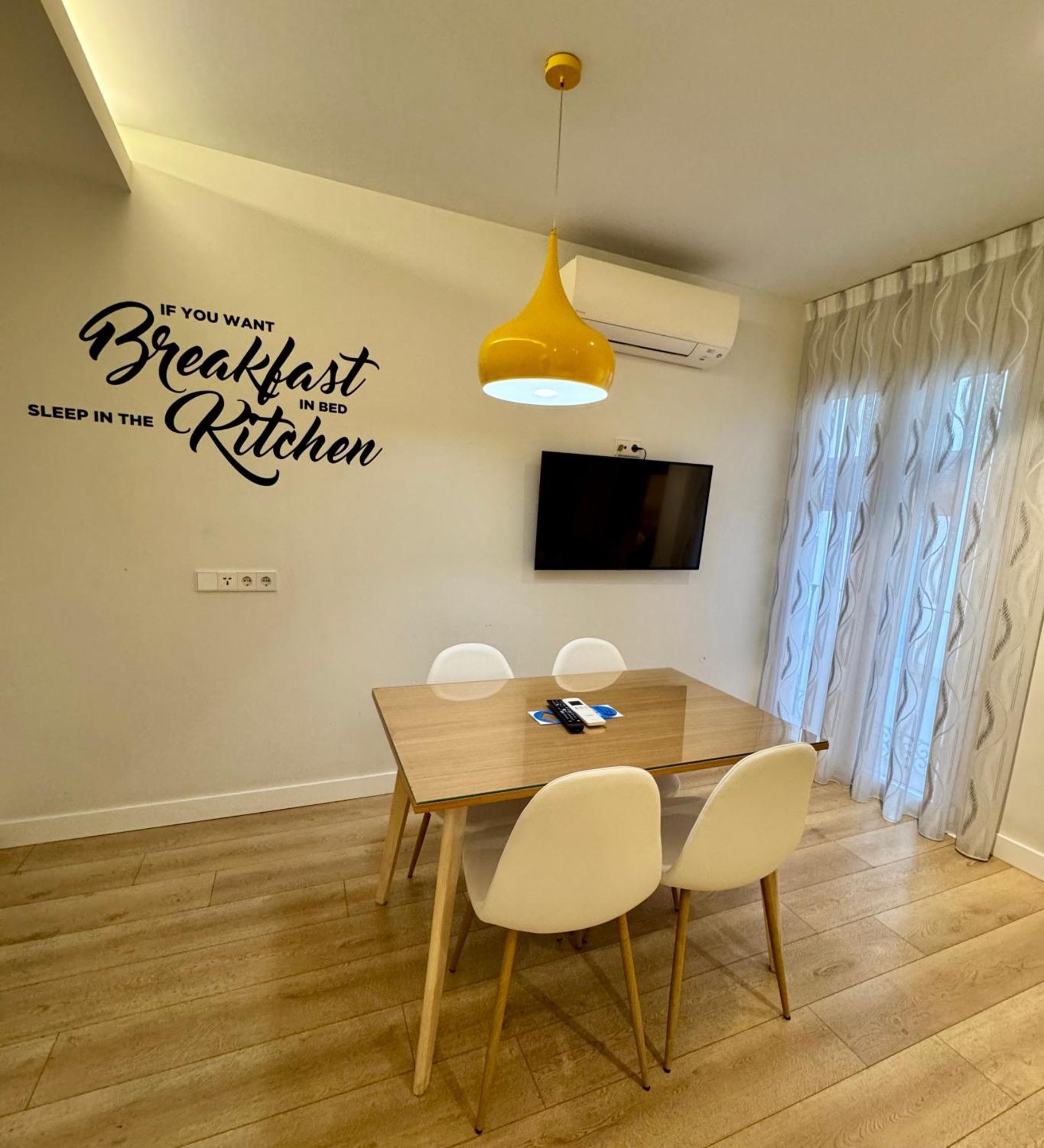 Apartamentos Apolo มาดริด ภายนอก รูปภาพ