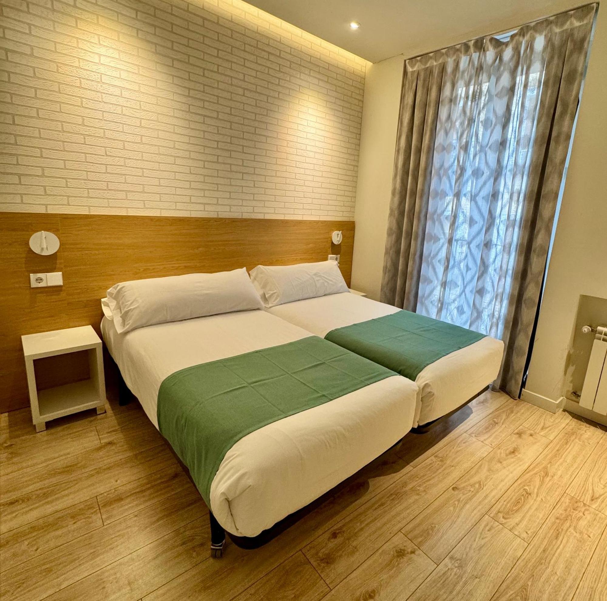 Apartamentos Apolo มาดริด ภายนอก รูปภาพ
