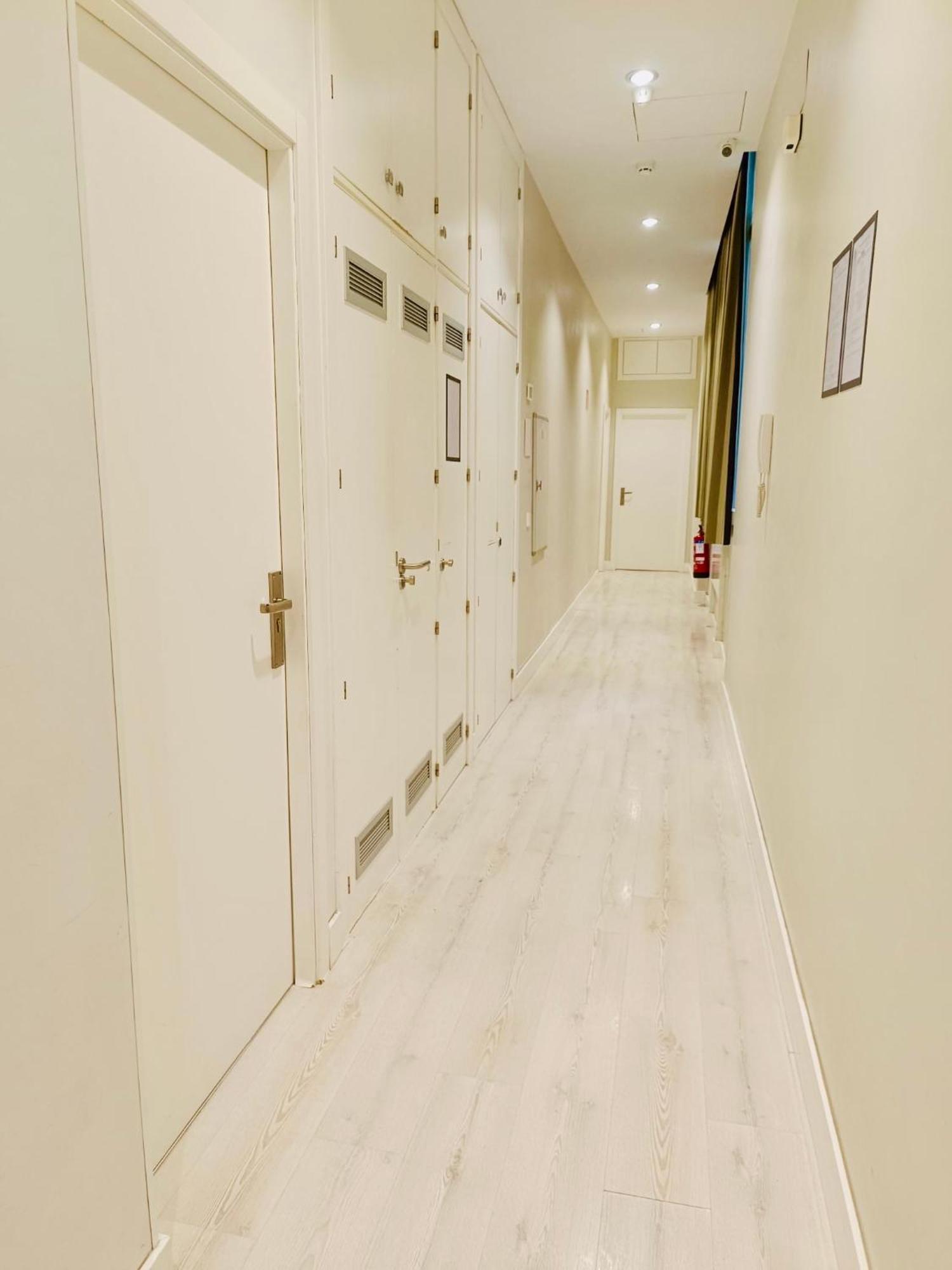 Apartamentos Apolo มาดริด ภายนอก รูปภาพ