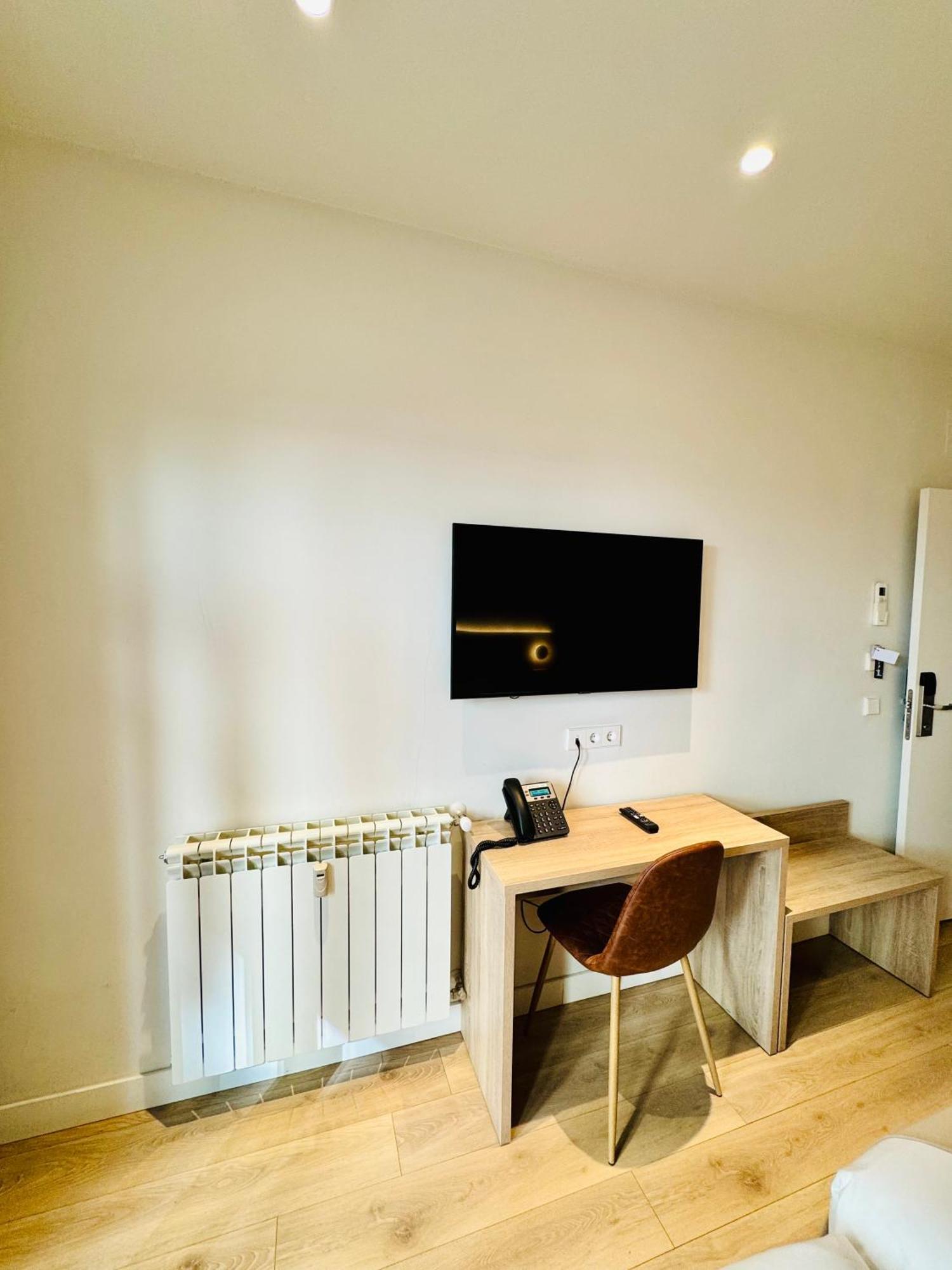 Apartamentos Apolo มาดริด ภายนอก รูปภาพ