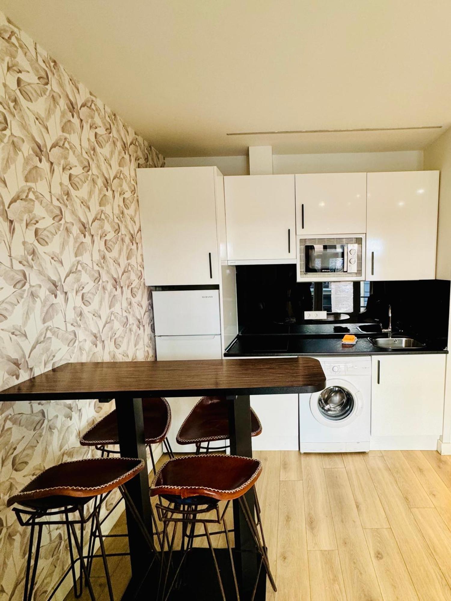 Apartamentos Apolo มาดริด ภายนอก รูปภาพ