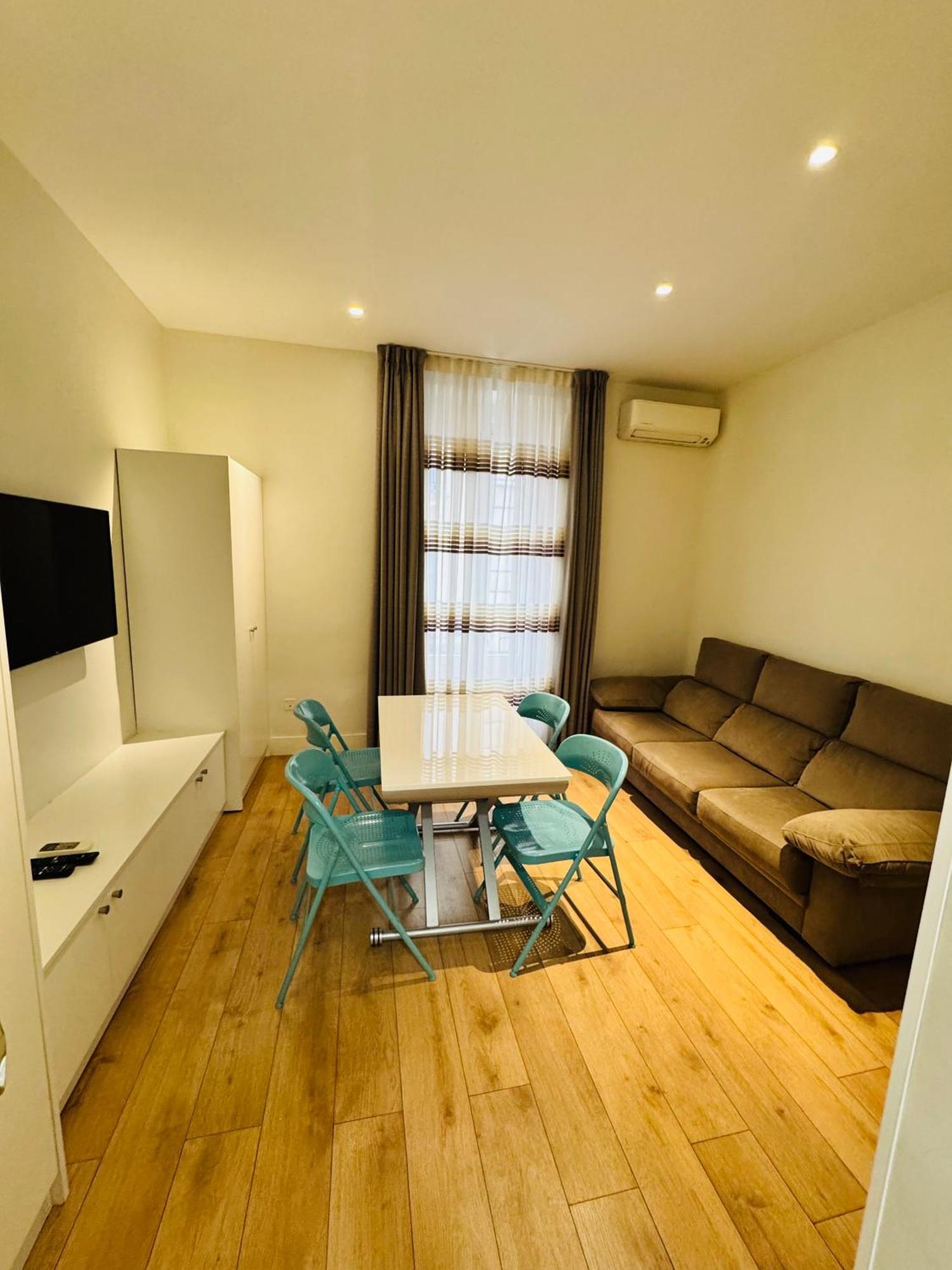 Apartamentos Apolo มาดริด ภายนอก รูปภาพ