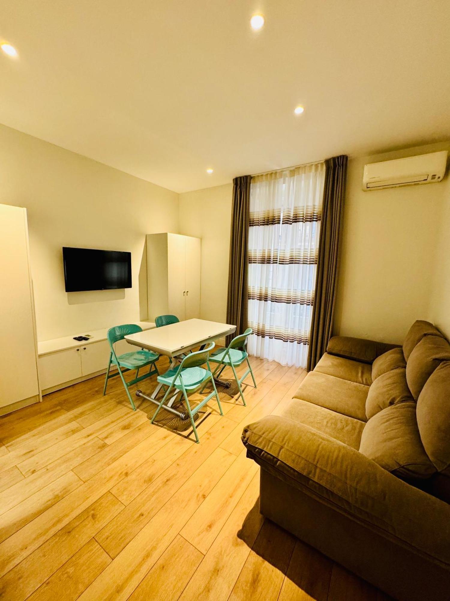 Apartamentos Apolo มาดริด ภายนอก รูปภาพ